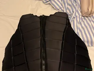 Säkerhetsvästar ryttarutrustning till salu: Fin säkerhetsväst - Annons 1