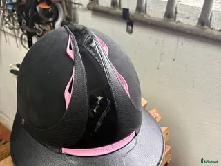 Hjälmar ryttarutrustning till salu: Antares hjälm - Annons 1