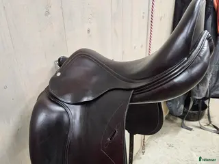 Sadlar hästutrustning Mörkbrun underbar sadel i Kåge - Annons 21