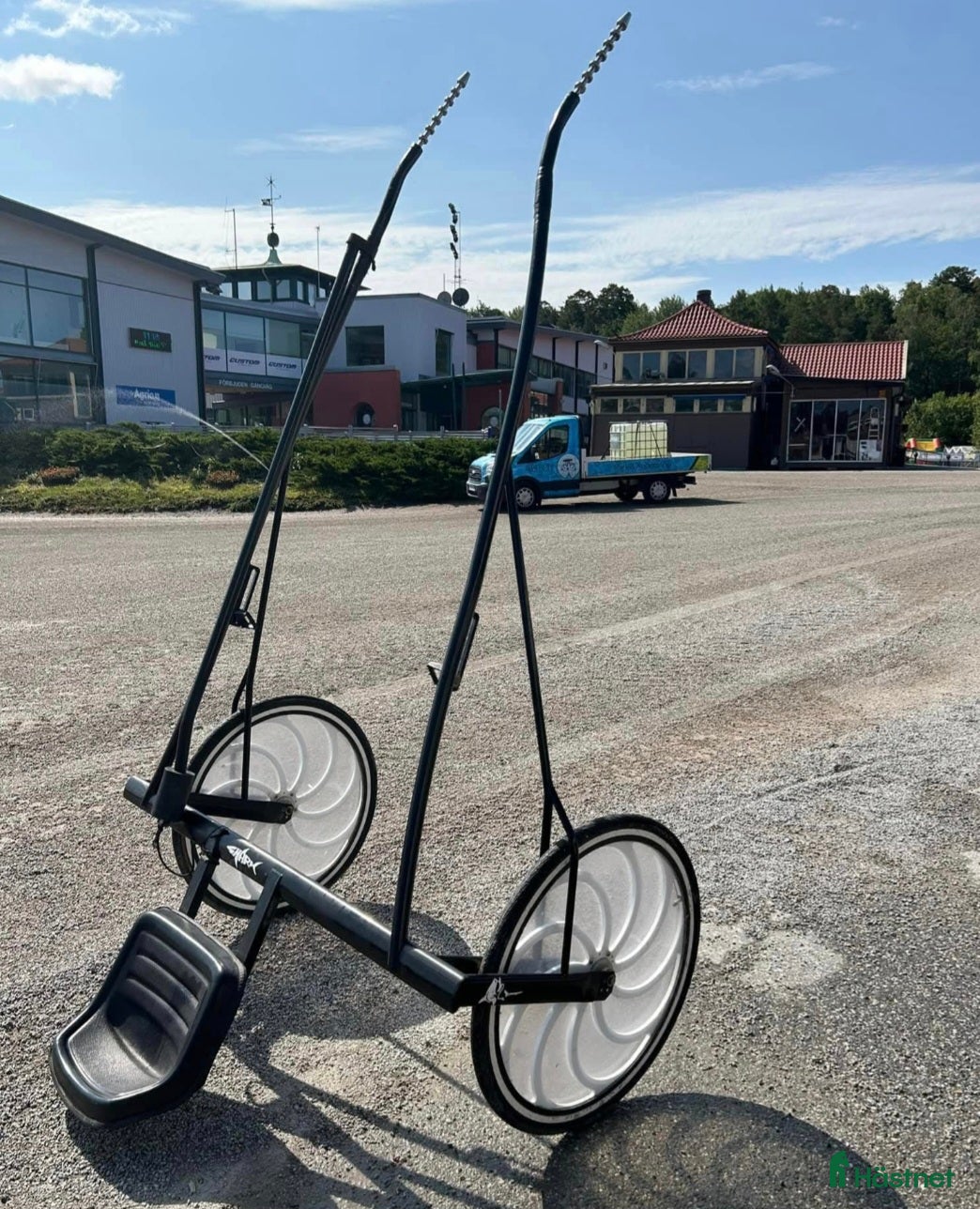 Travsulkys trav till salu: Shark spyder jänkarvagn i Skövde - Annons 3