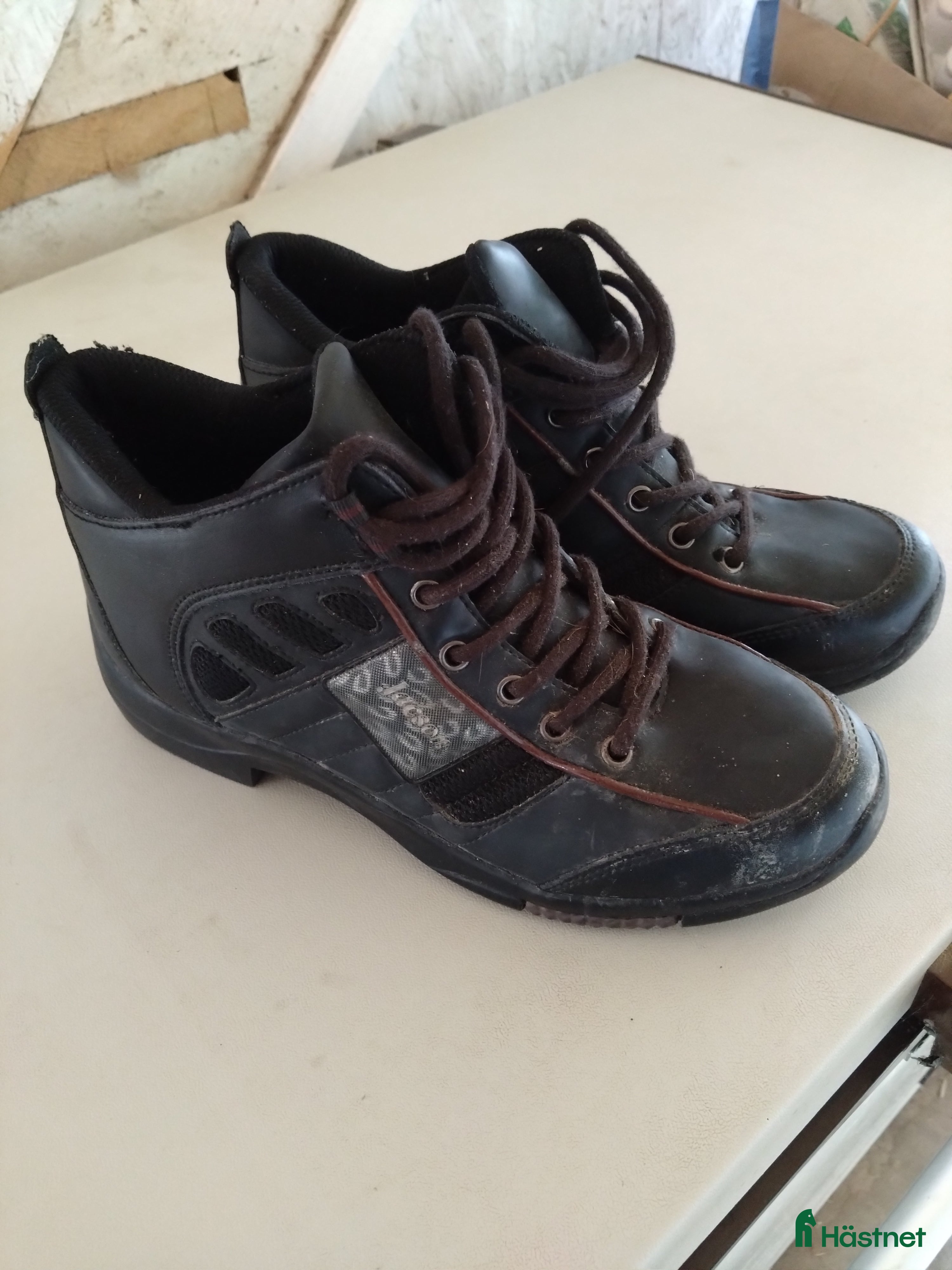 Övrig Ryttarutrustning ryttarutrustning till salu: Ridskor i Fellingsbro - Annons 16