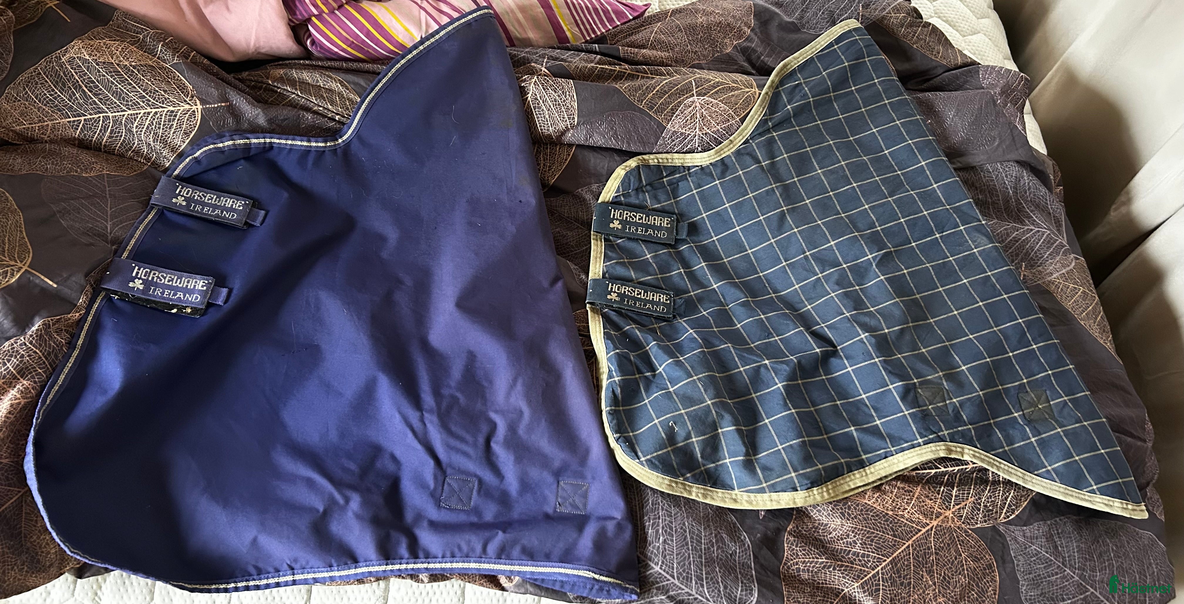 Täcken hästutrustning Halsar strl M - Annons 1