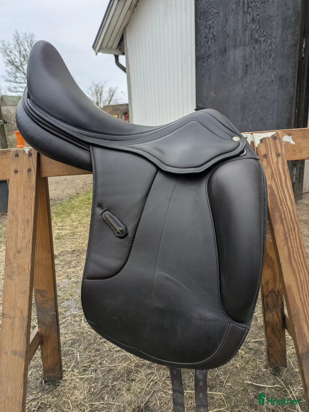 Sadlar hästutrustning till salu: Amerigo Vega dressyr  i Gråbo - Annons 1