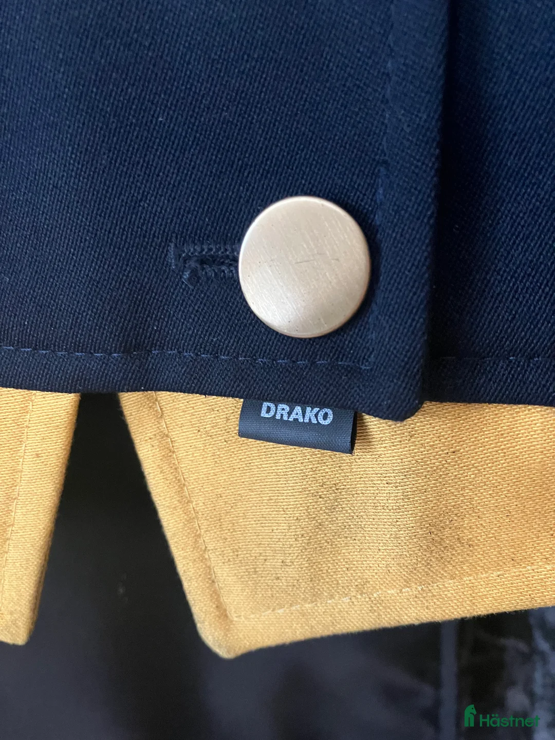 Jackor & Kavajer ryttarutrustning till salu: Fin mörkblå Dressyrfrack aldrig använd. i Kågeröd - Annons 2