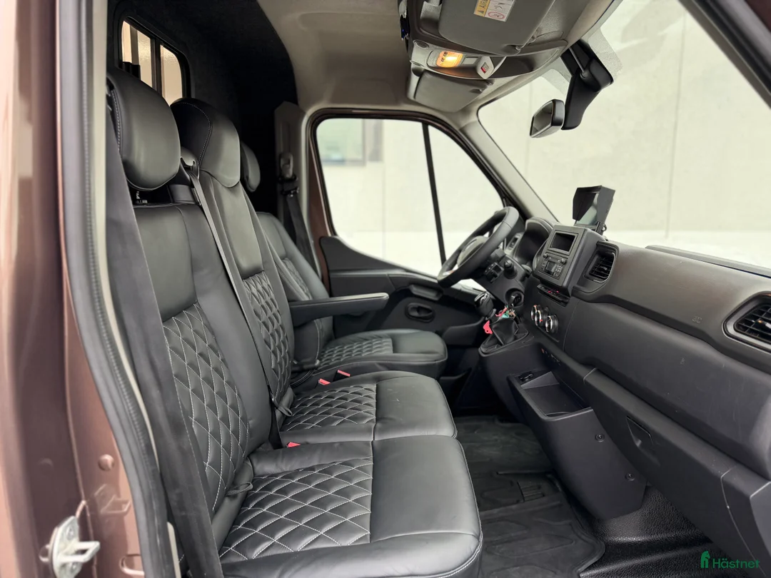 Hästlastbilar  fordon & transport till salu: Nybyggd Hästbuss med V-Galler i Partille - Annons 2