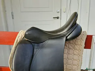 Sadlar hästutrustning Dressyrsadel Morris & Nolan 16,5" i Månstad - Annons 8