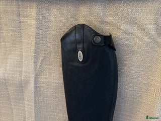 Ridstövlar ryttarutrustning till salu: säljer min gamla ridstövlar i Häljarp - Annons 24