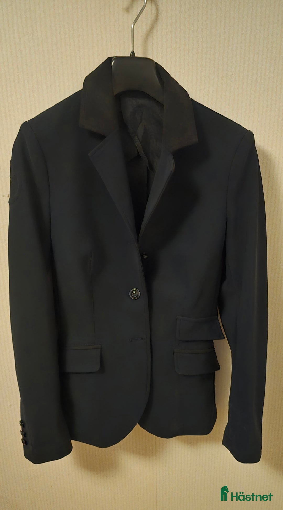 Jackor & Kavajer ryttarutrustning till salu: Cavalleria Toscana kavaj GP i Ekerö - Annons 1