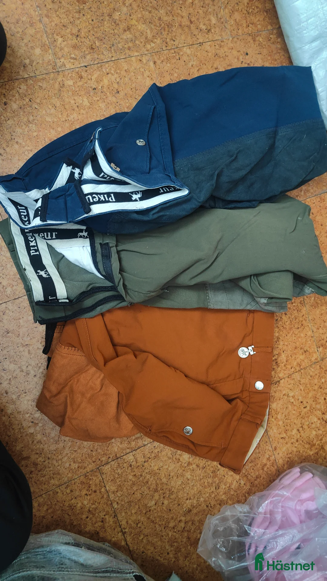 Ridbyxor ryttarutrustning till salu: 3 par Pikeur ridbyxor - Annons 2