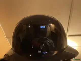 Hjälmar ryttarutrustning till salu: Helt ny back on track hjälm - Annons 2