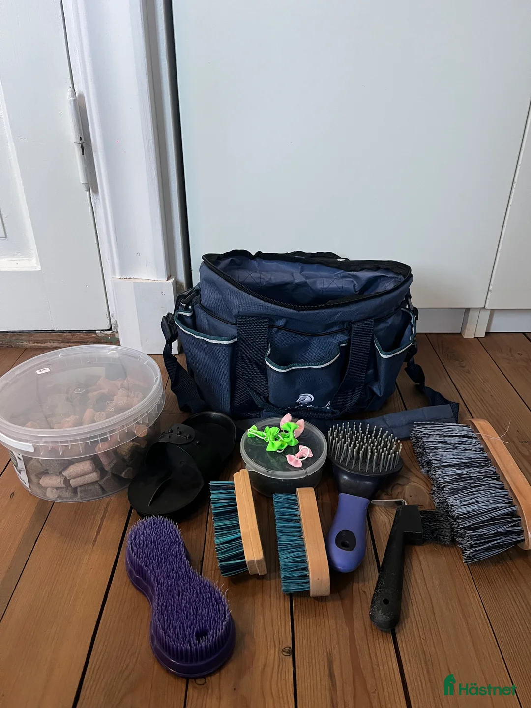 Övrig Hästutrustning hästutrustning till salu: Ryktväska med tillbehör - Annons 1