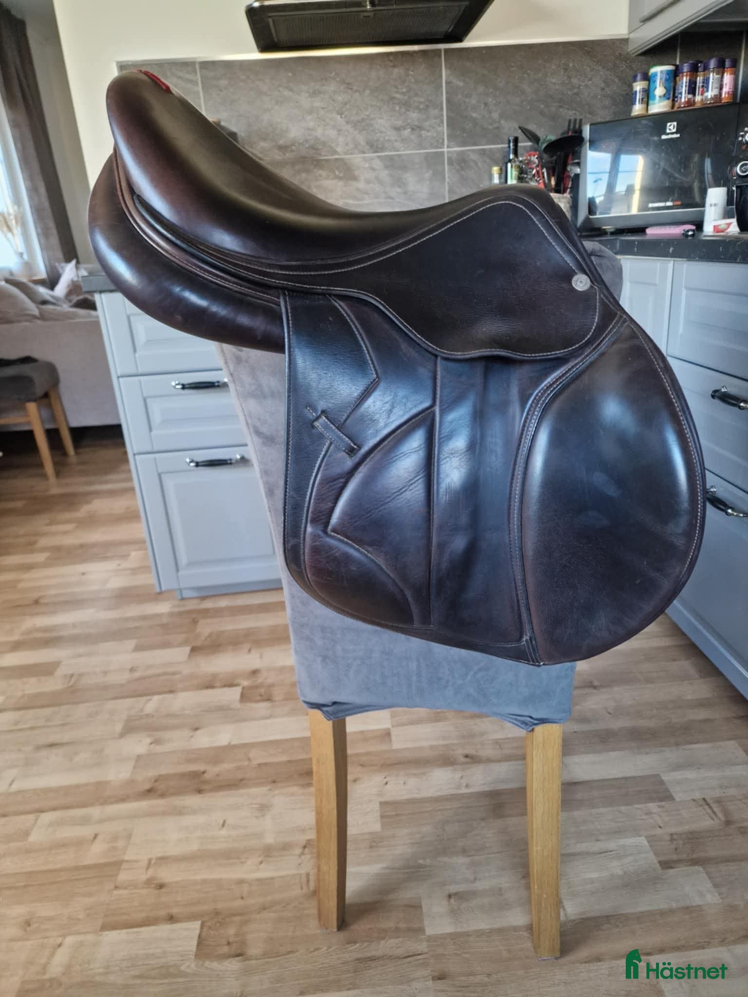 Sadlar hästutrustning till salu: Equipe sadel i Osby - Annons 1