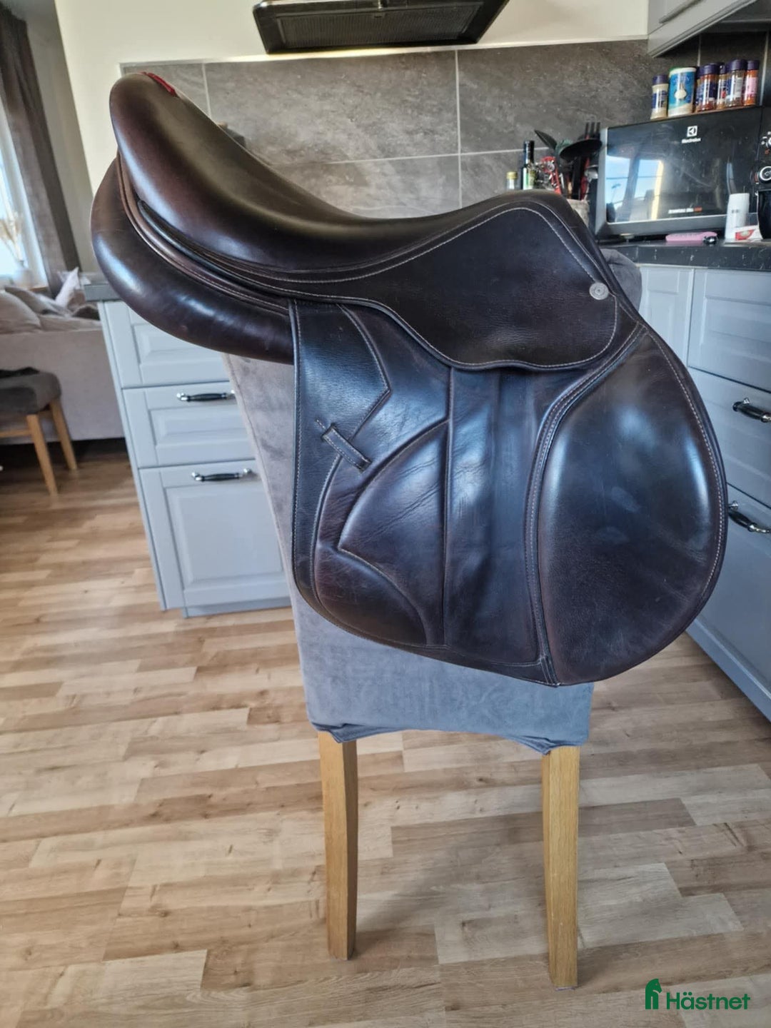 Sadlar hästutrustning till salu: Equipe sadel i Osby - Annons 1