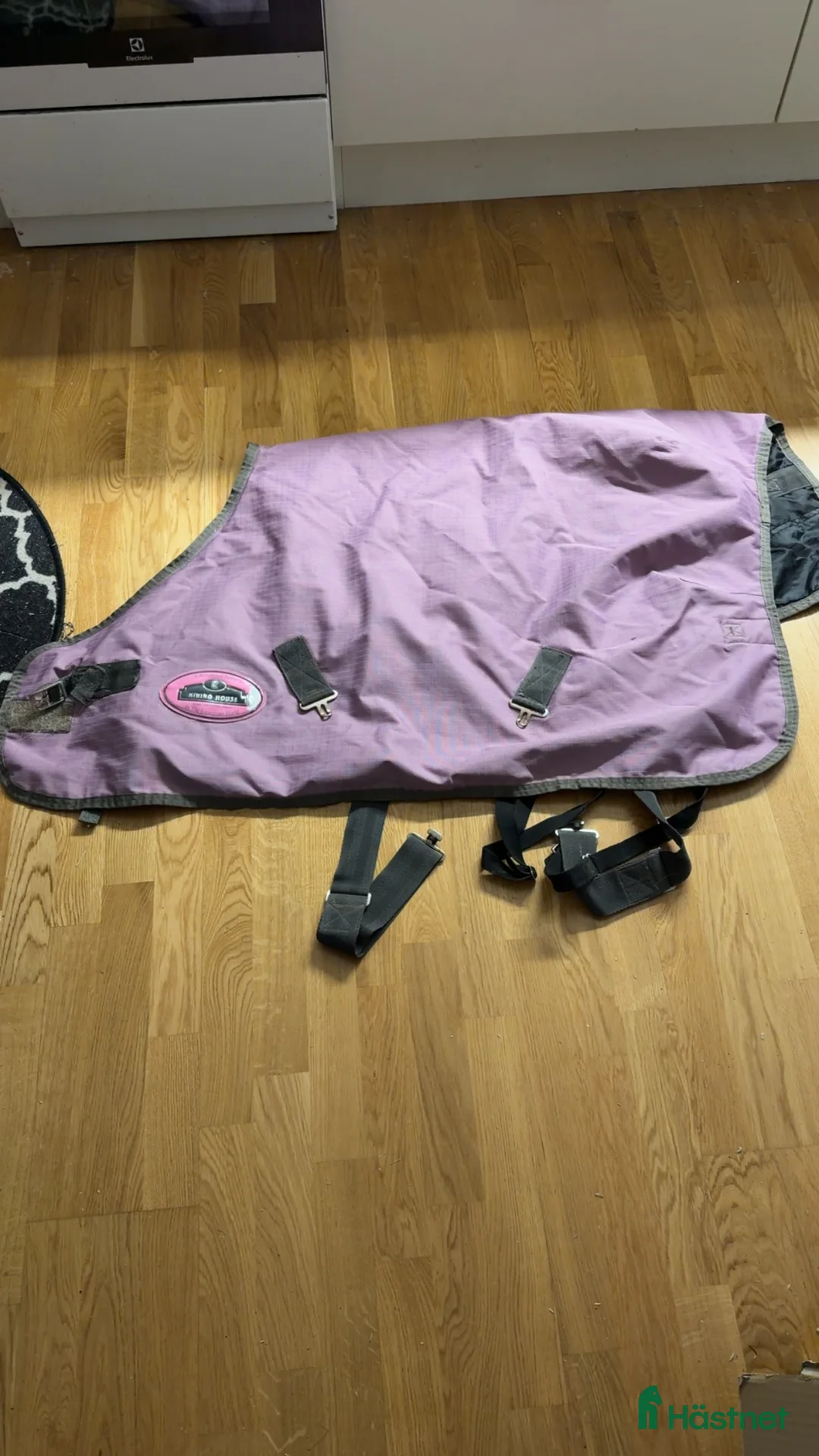 Täcken hästutrustning till salu: Häst täcken i Nyköping - Annons 2