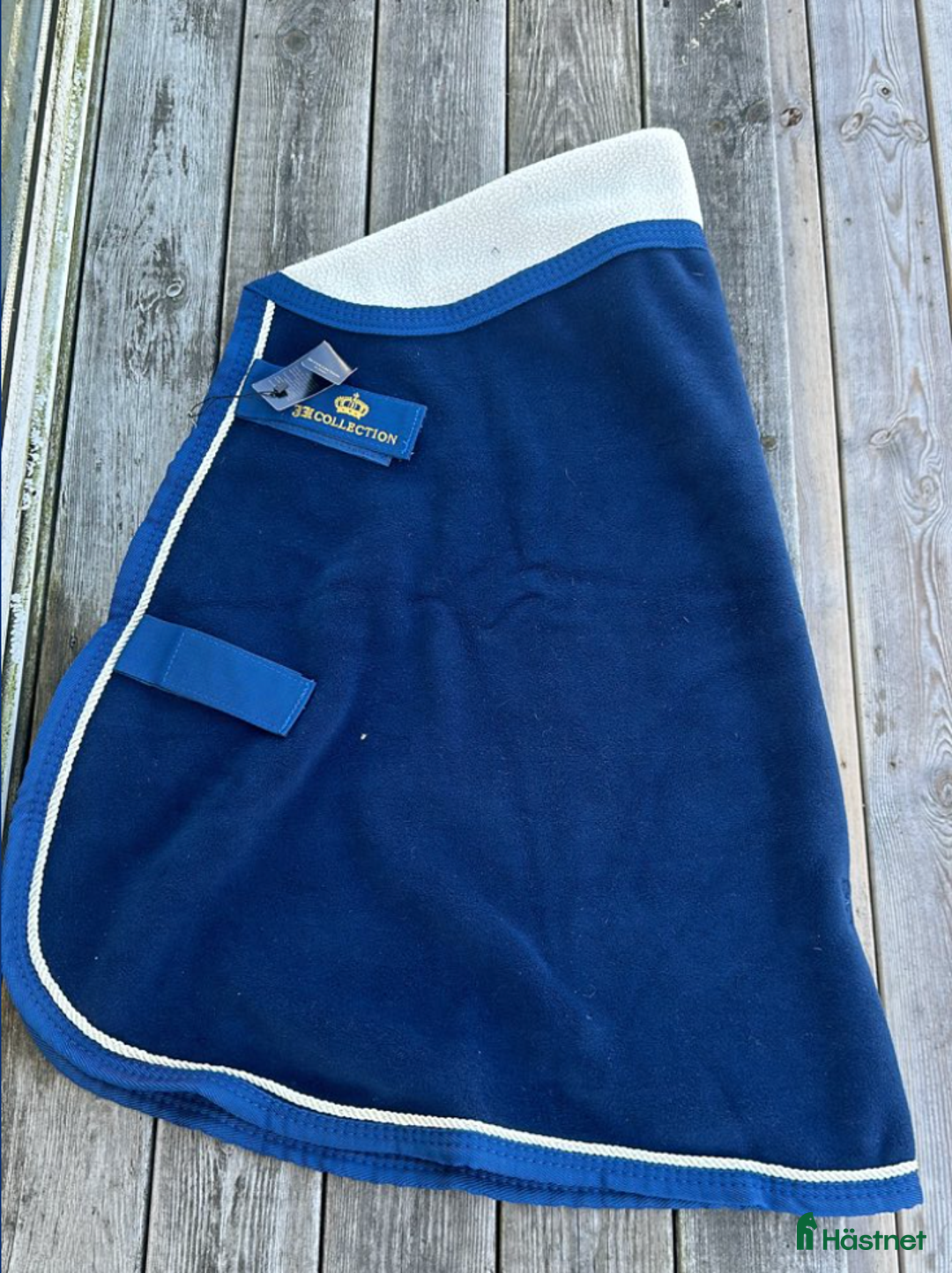 Täcken hästutrustning till salu: Stl S JH Collectoon Aldino hals, NY med lapp kvar i Söderköping - Annons 1