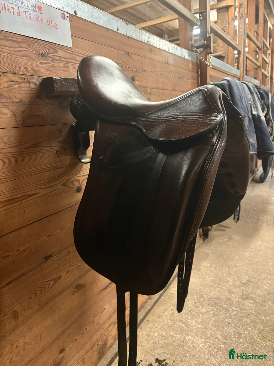 Sadlar hästutrustning till salu: Devoucoux sadel i Eskilstuna - Annons 1