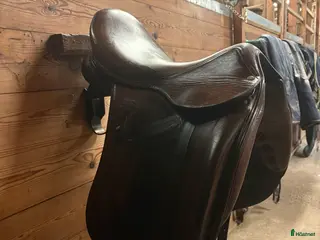 Sadlar hästutrustning Devoucoux sadel i Eskilstuna - Annons 2