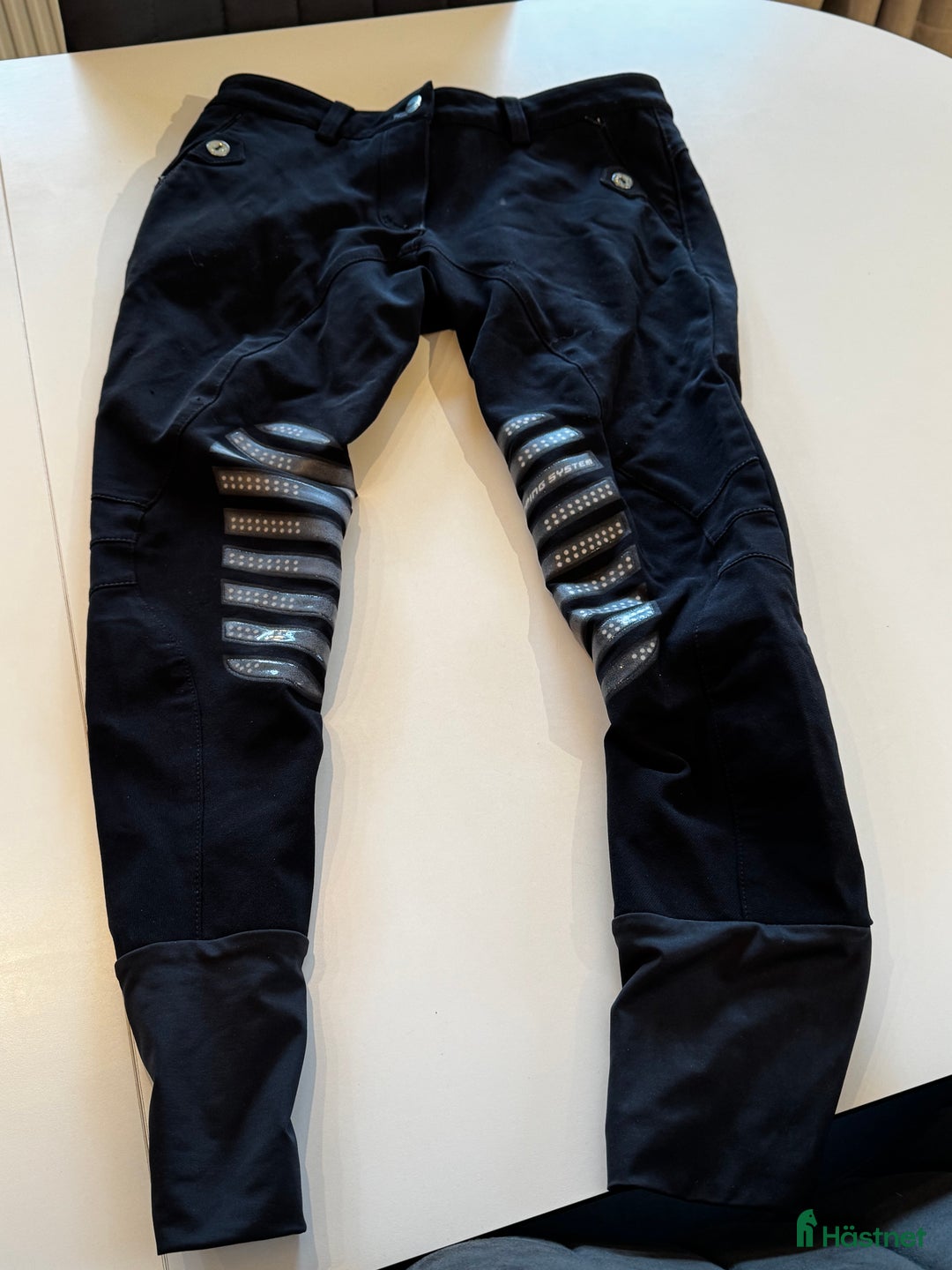 Ridbyxor ryttarutrustning till salu: Animo storlek 36-38 i Motala - Annons 2