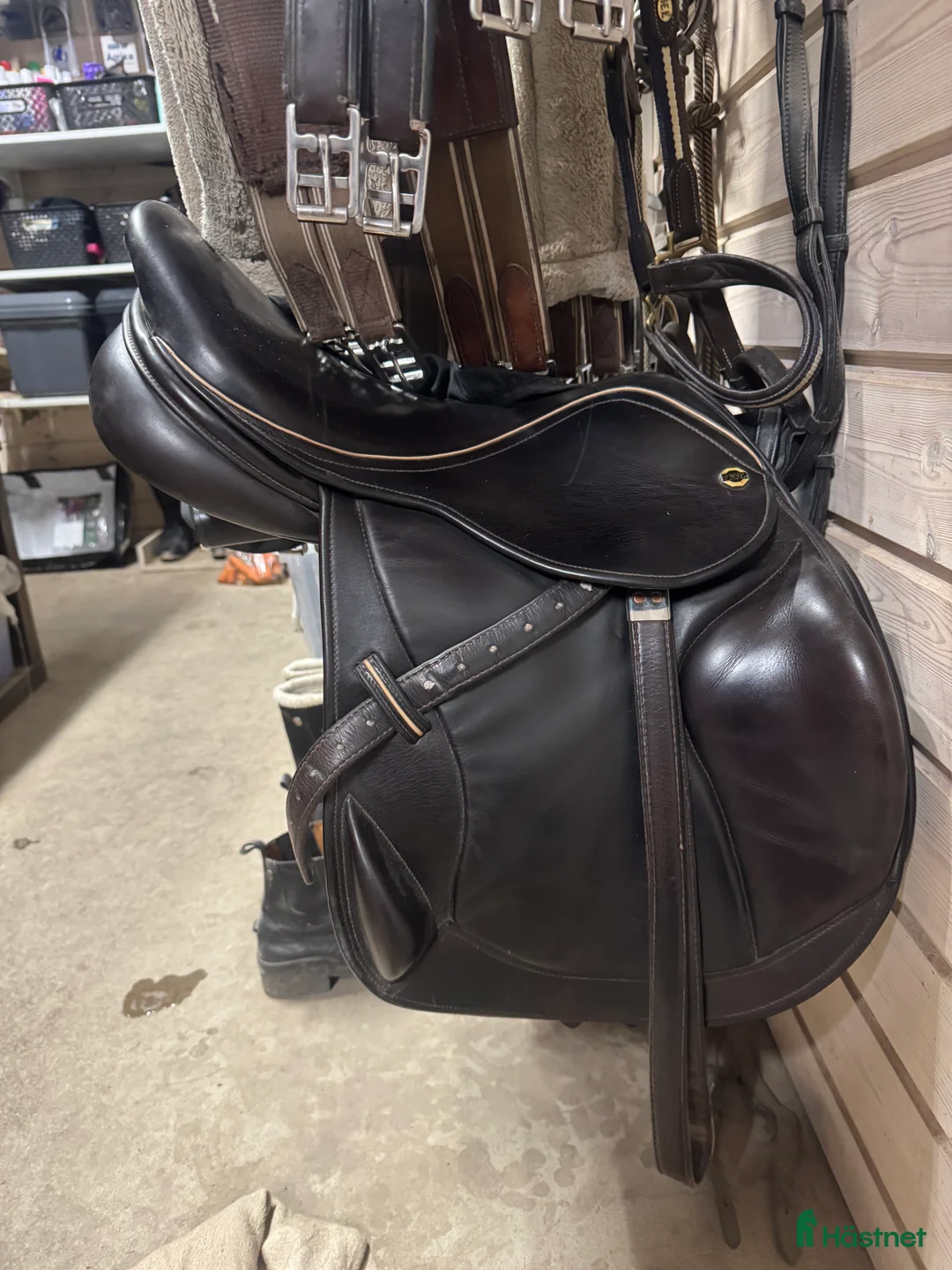 Sadlar hästutrustning till salu: Hoppsadel - Annons 1