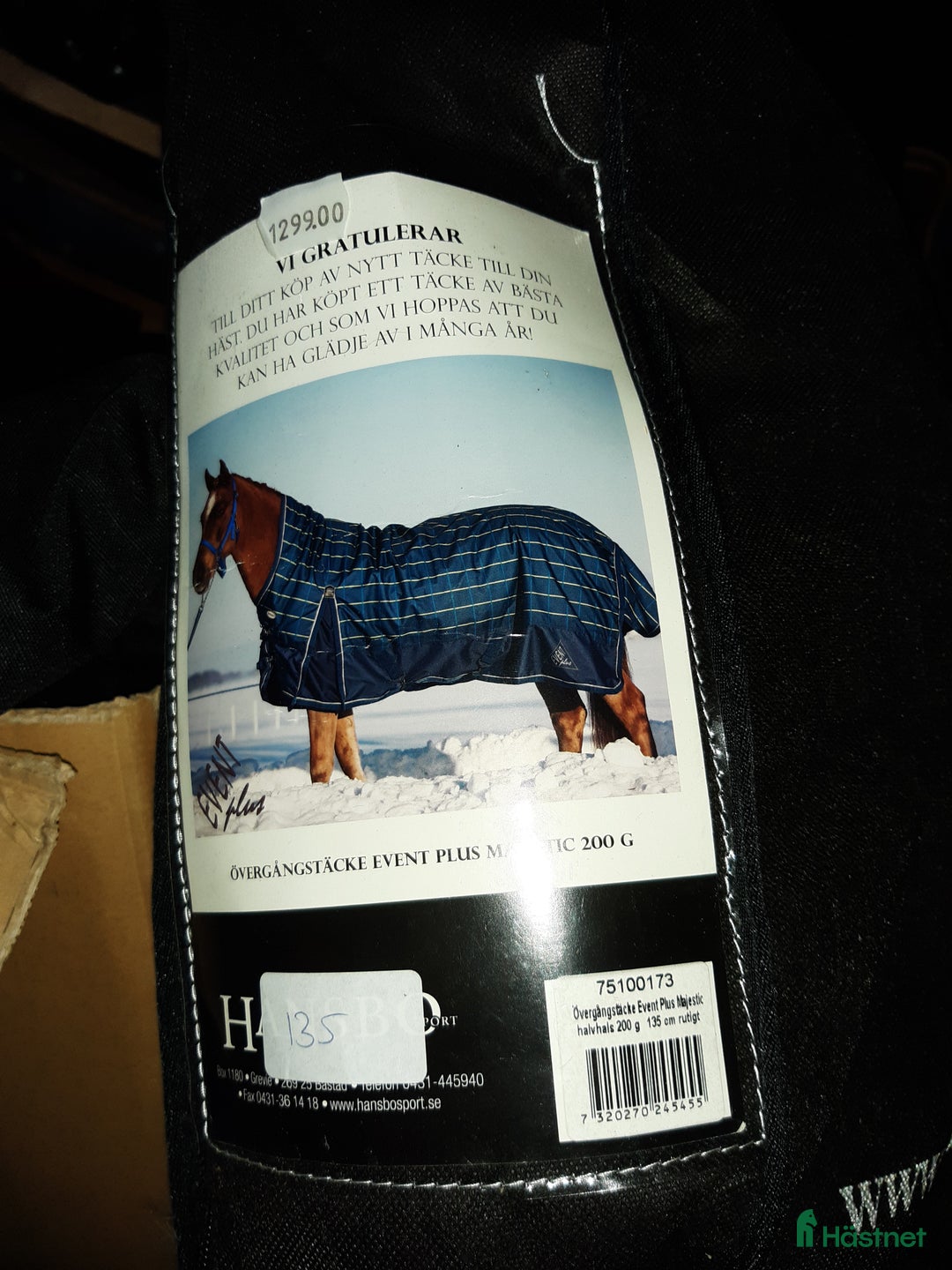 Täcken hästutrustning till salu: Hansbo halvhalstäcke. Stl. 135. 200 g fodring. i Sollebrunn - Annons 4