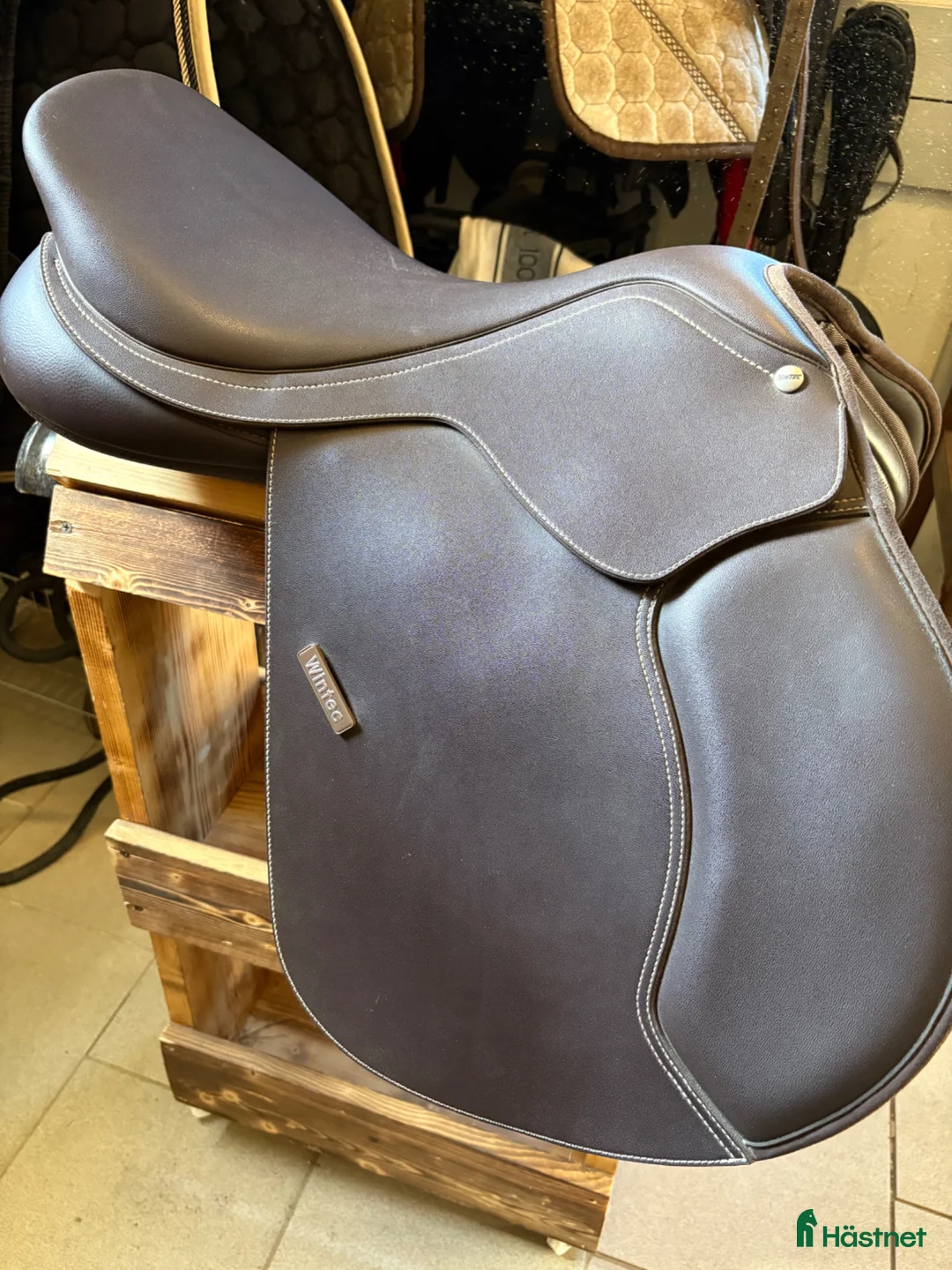 Sadlar hästutrustning till salu: Trivsam hoppsadel wintec  - Annons 1