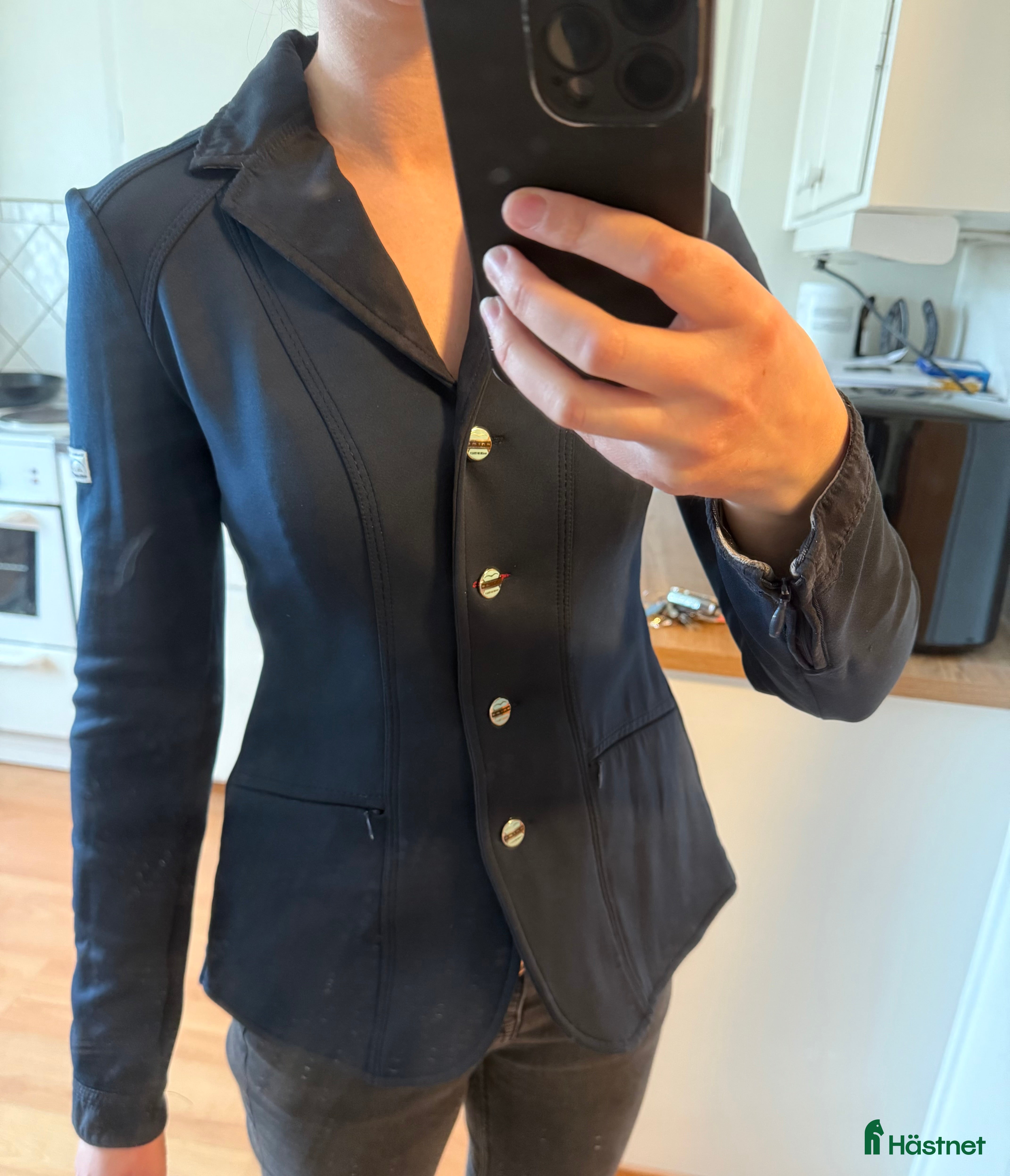 Jackor & Kavajer ryttarutrustning till salu: Marinblå Animo kavaj - Annons 1