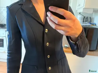 Jackor & Kavajer ryttarutrustning till salu: Marinblå Animo kavaj - Annons 1