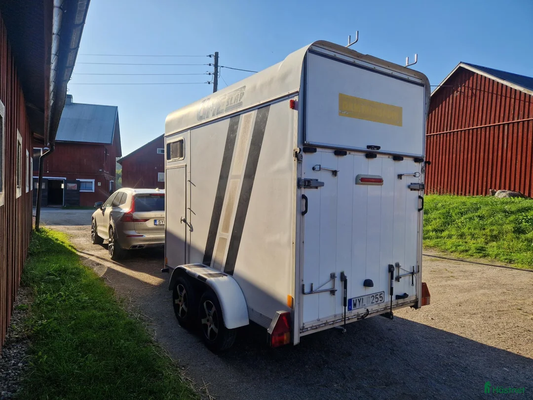 Hästtransporter  fordon & transport till salu: Nybesiktigat UME-släp - Annons 2