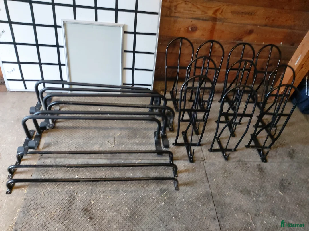 Stallinredning, stängsel & gård övrig utrustning till salu: sadelhängare / Täckeshängare - Annons 1