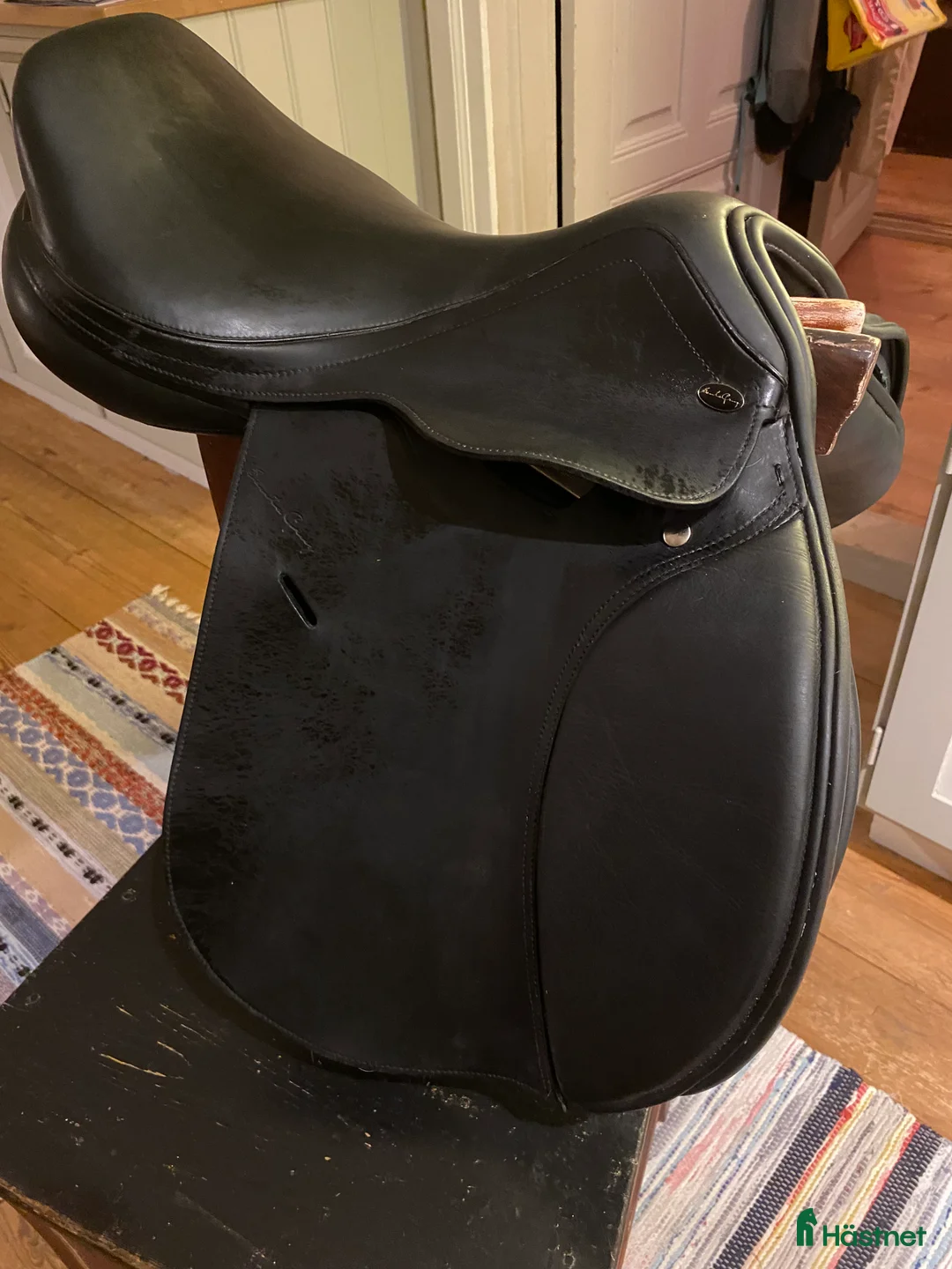 Sadlar hästutrustning till salu: Svart Santa Cruz Celine  i Arbrå - Annons 2