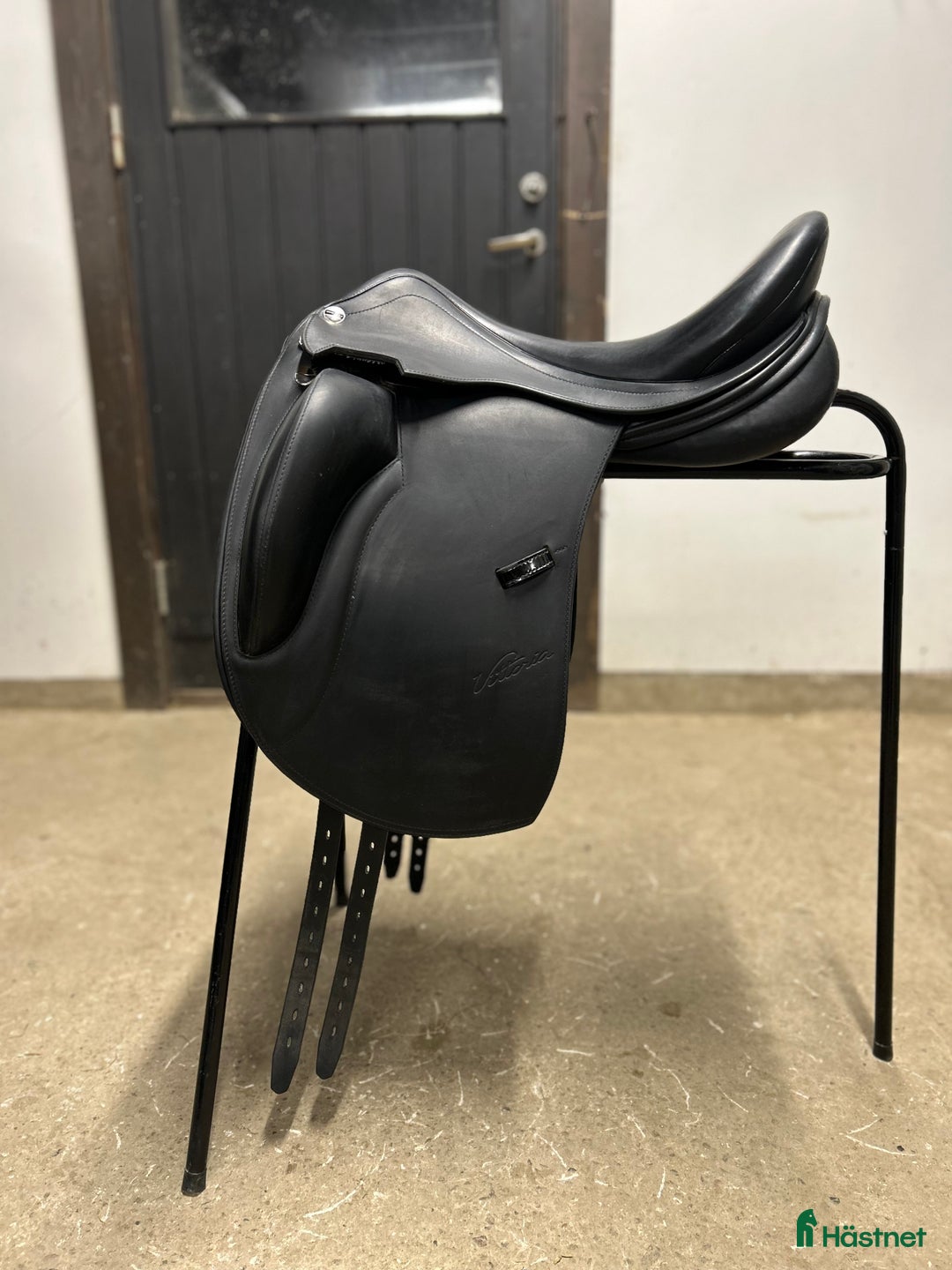 Sadlar hästutrustning till salu: Dressyrsadel Erreplus Vittoria 18’ i Söderhamn - Annons 1