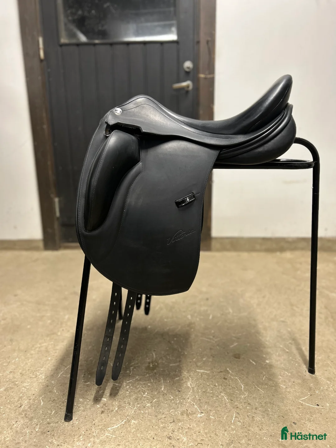 Sadlar hästutrustning till salu: Dressyrsadel Erreplus Vittoria 18’ i Söderhamn - Annons 1