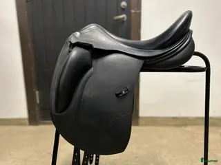 Sadlar hästutrustning Dressyrsadel Erreplus Vittoria 18’ i Söderhamn - Annons 17