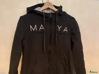 Övrigt Ridkläder ryttarutrustning till salu: Maya Delorez hoodie - Annons 2