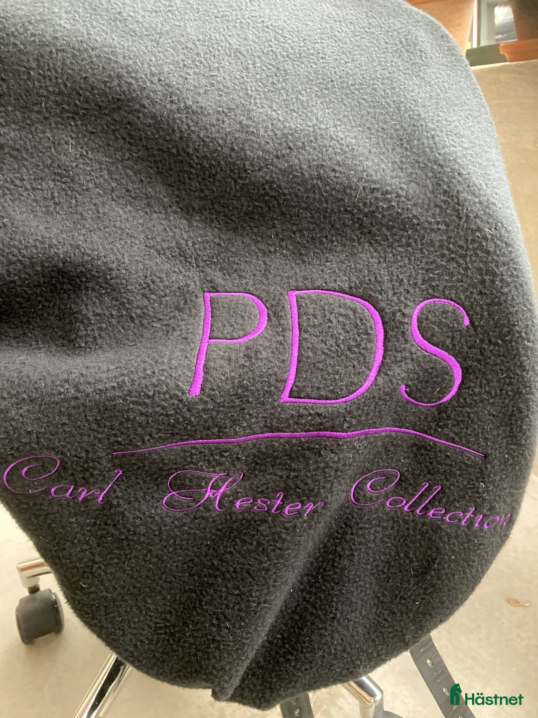 Sadlar hästutrustning till salu: Oanvänd PDS dressyrsadel i Värmdö - Annons 4