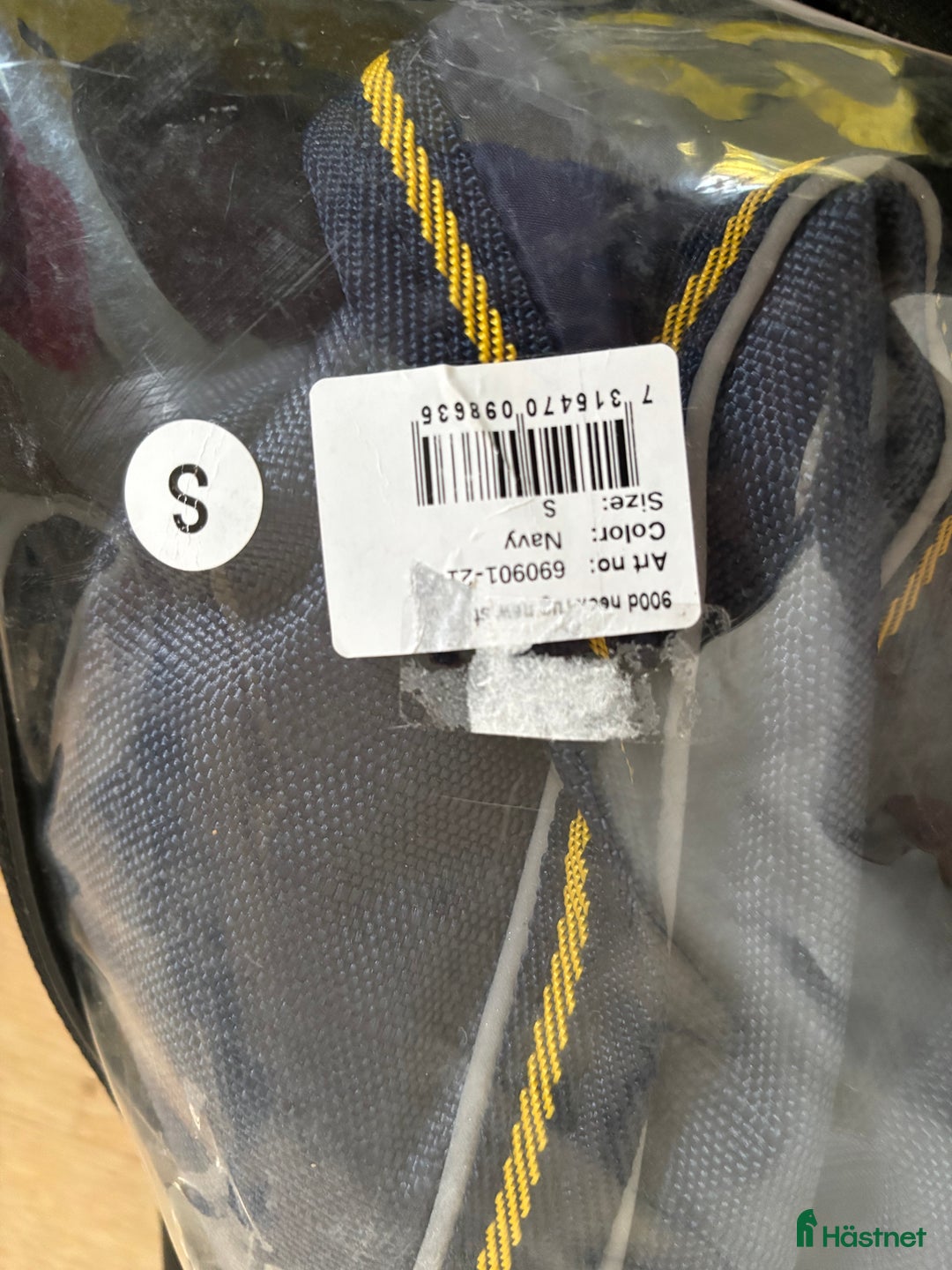 Täcken hästutrustning till salu: Hals och inner täcke. i Härryda - Annons 3