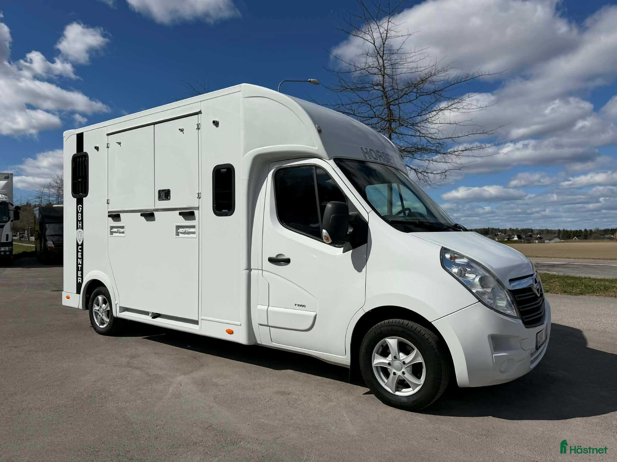 Hästlastbilar  fordon & transport till salu: NUYTS med 5 säten – en perfekt första hästlastbil! - Annons 2