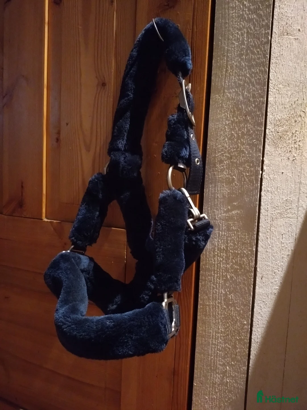 Övrig Hästutrustning hästutrustning till salu: Blå fluffgrimma  - Annons 1