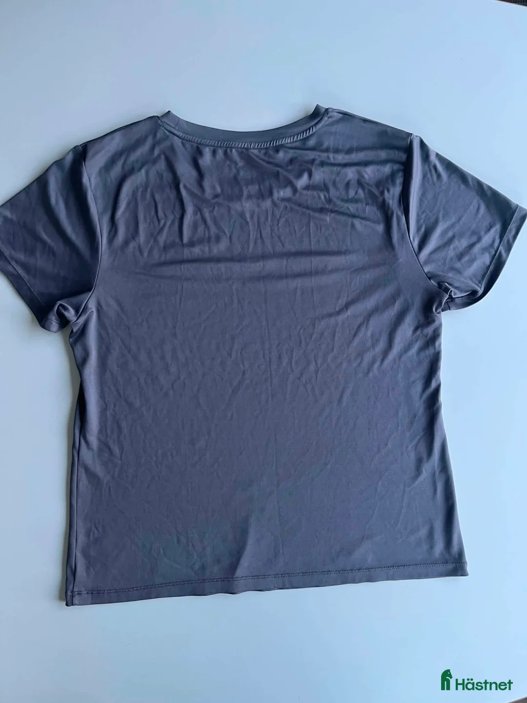 Övrigt Ridkläder ryttarutrustning till salu: Maya Delorez - Ridbyxor, Tröja, T-shirt, strl S/M - Annons 2