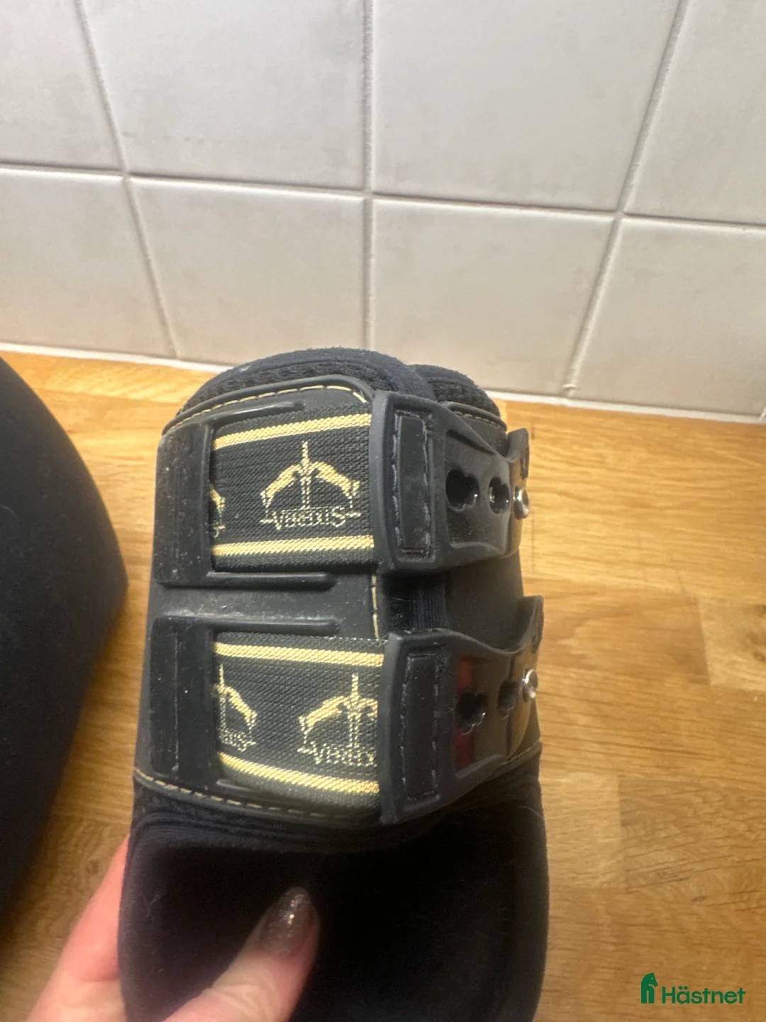 Benskydd hästutrustning till salu: Veredus Bakskydd Carbon Gel Grand Slam Svart - Annons 2