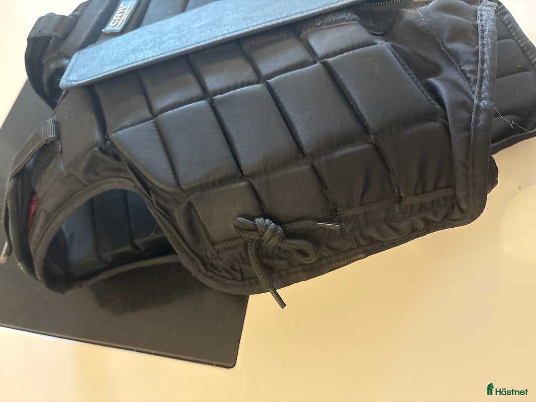 Säkerhetsvästar ryttarutrustning till salu: Ridväst för barn i Västerås - Annons 3