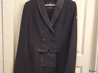 Jackor & Kavajer ryttarutrustning till salu: NY Equiline frack strl. 36 i Gnesta - Annons 1