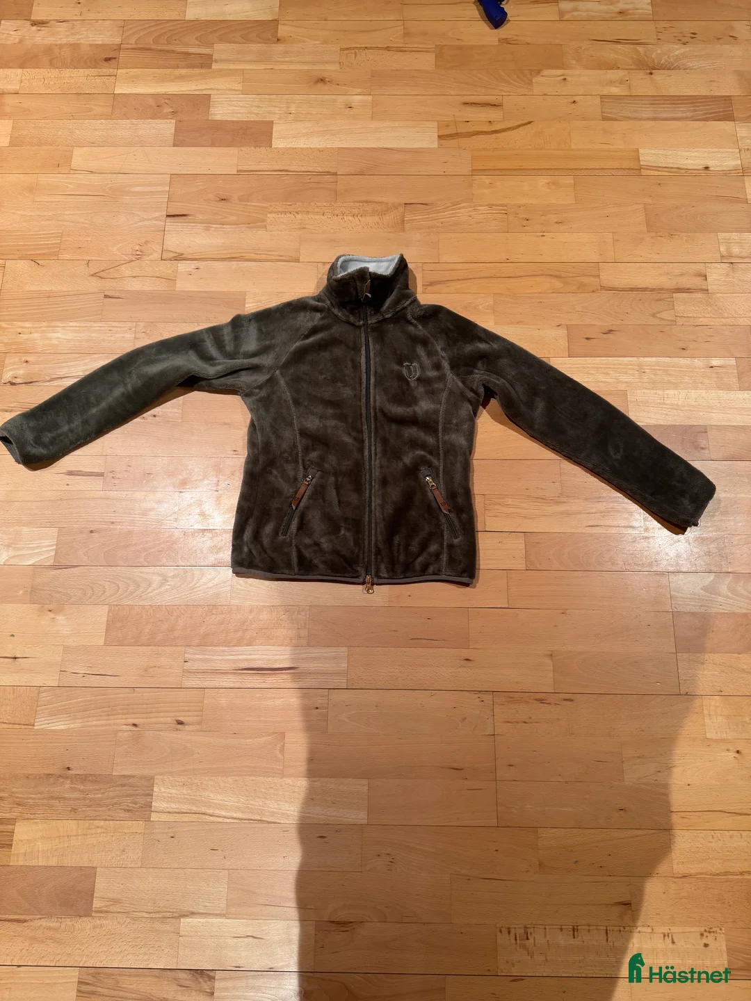 Övrigt Ridkläder ryttarutrustning till salu: Softpilejacka  i Sätila - Annons 1