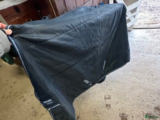 Täcken hästutrustning till salu: Amigo innetäcke i Vattholma - Annons 15