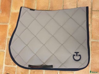 Schabrak & Vojlockar hästutrustning till salu: Superfint dressyr schabrak i Stockholm - Annons 23