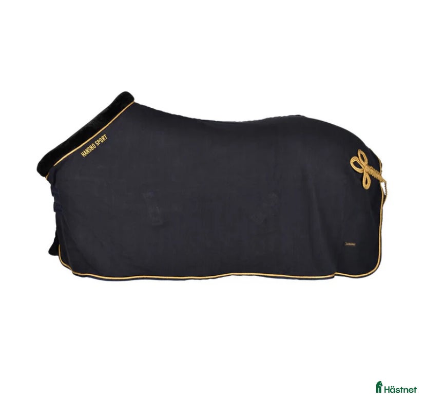 Täcken hästutrustning till salu: Hansbo Fleecetäcke Marinblå storlek 165cm julklapp i Hanaskog - Annons 2