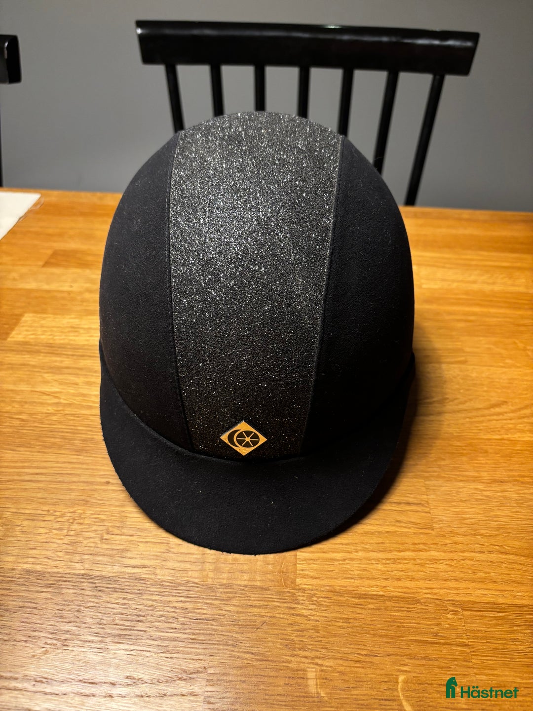 Hjälmar ryttarutrustning till salu: Ridhjälm YR8 Sparkling i Hjälteby - Annons 1