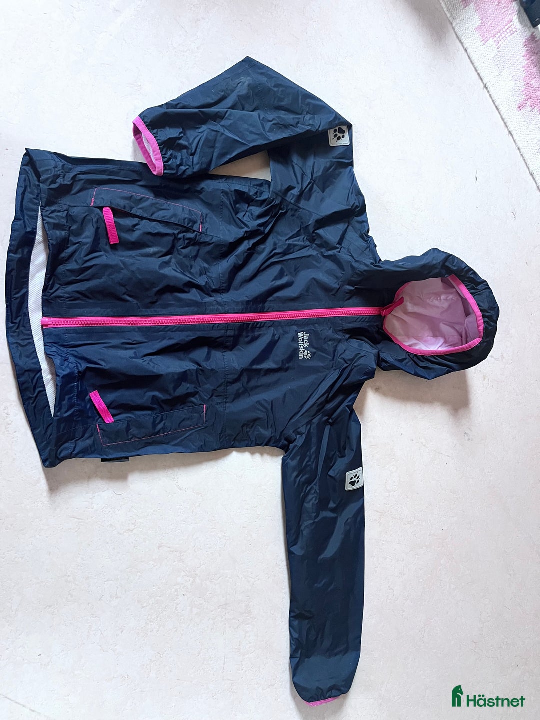 Jackor & Kavajer ryttarutrustning till salu: Vindjacka med ripstopstyg, junior i Nygård - Annons 1