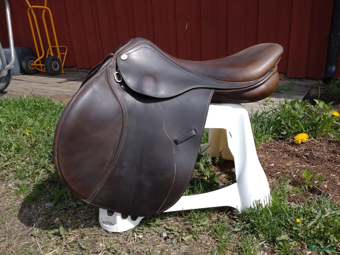 Sadlar hästutrustning till salu: Lippo Fazzino 17" - Annons 2