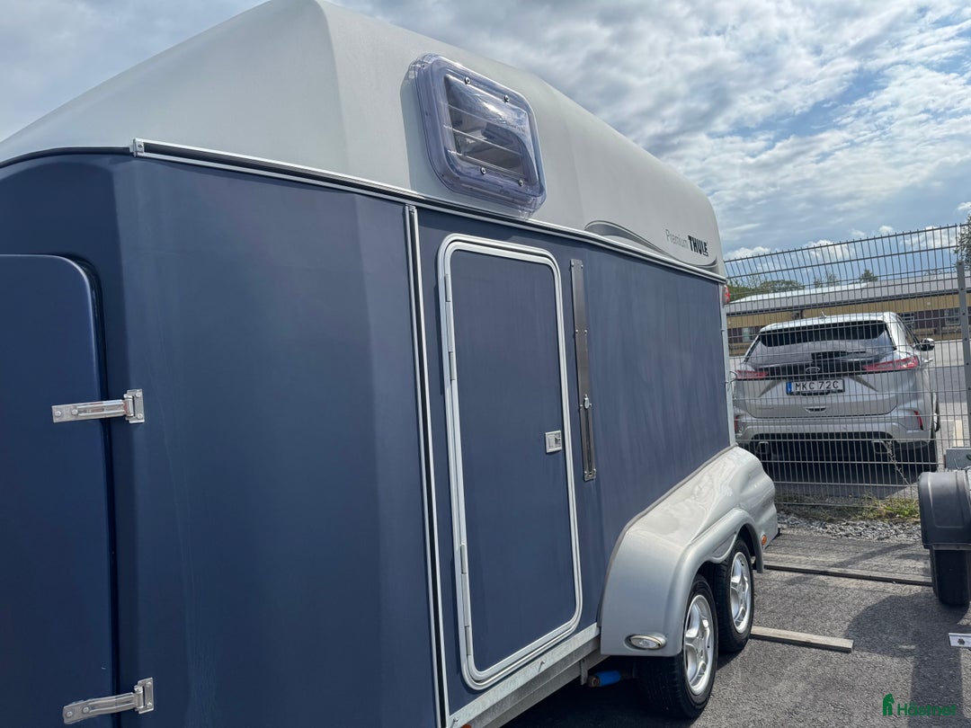 Hästtransporter  fordon & transport till salu: Välvårdad Thule Premium  i Ekerö - Annons 6